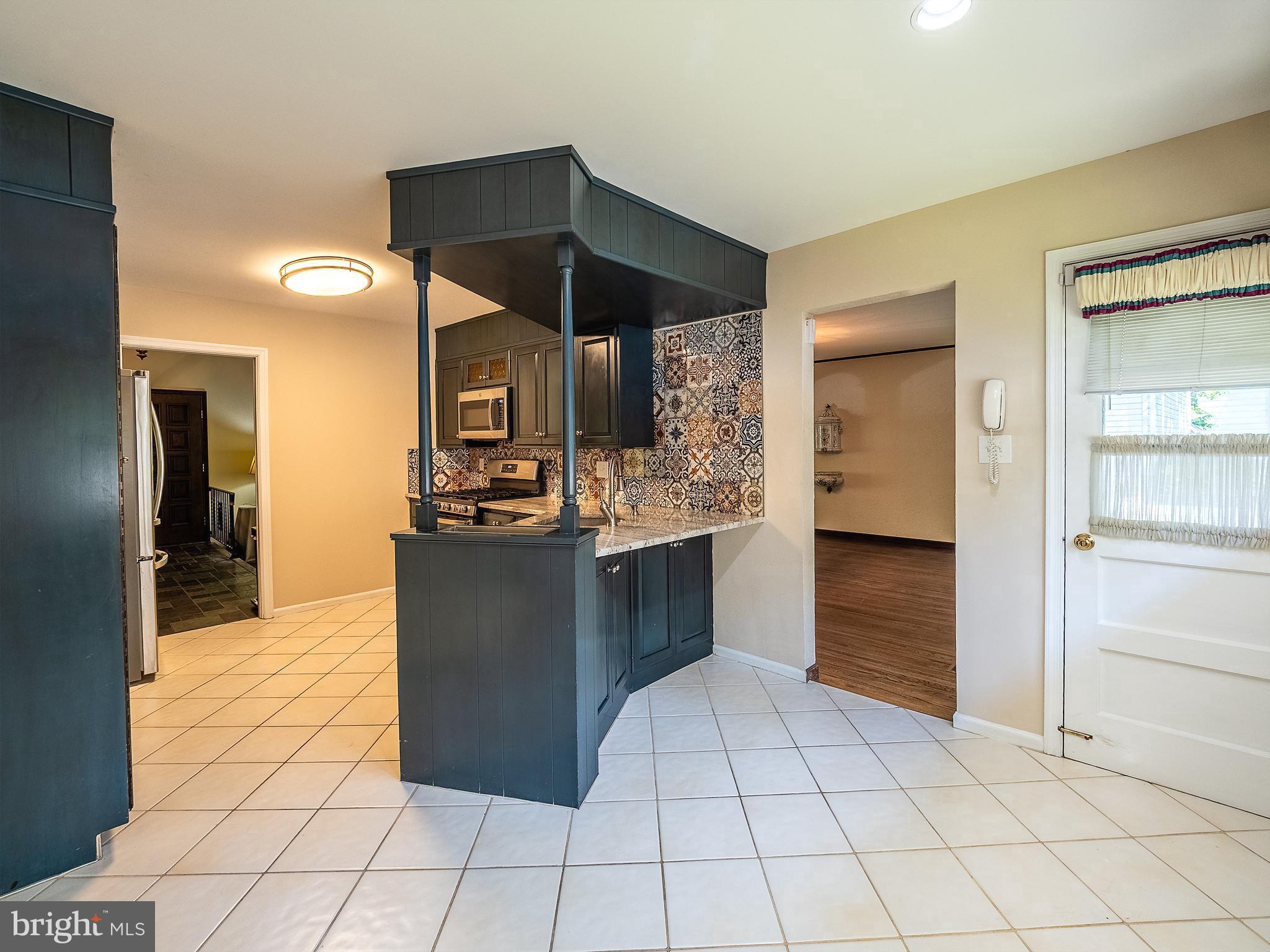 425 Kennebec Road Cherry Hill, NJ 08002 - Photo 9 of 31 Eat-in Kitchen