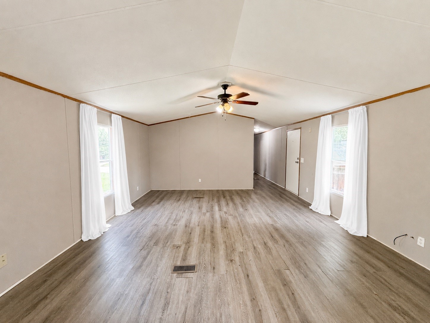 102 Western Way Angleton, TX 77515 - Photo 13 of 40