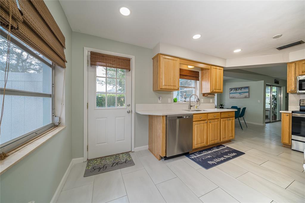 2063 Dunston Cove Road Clearwater, FL 33755 - Photo 16 of 52