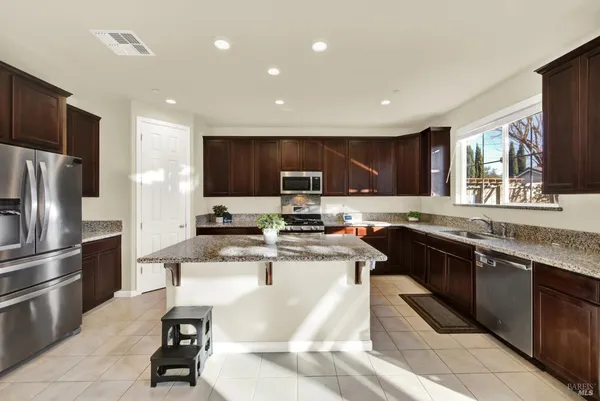 $764,777 | 1130 Legion Court, Dixon, CA 95620