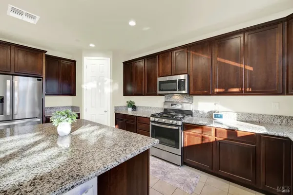 $764,777 | 1130 Legion Court, Dixon, CA 95620
