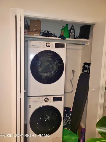 a close up view of a washer and dryer