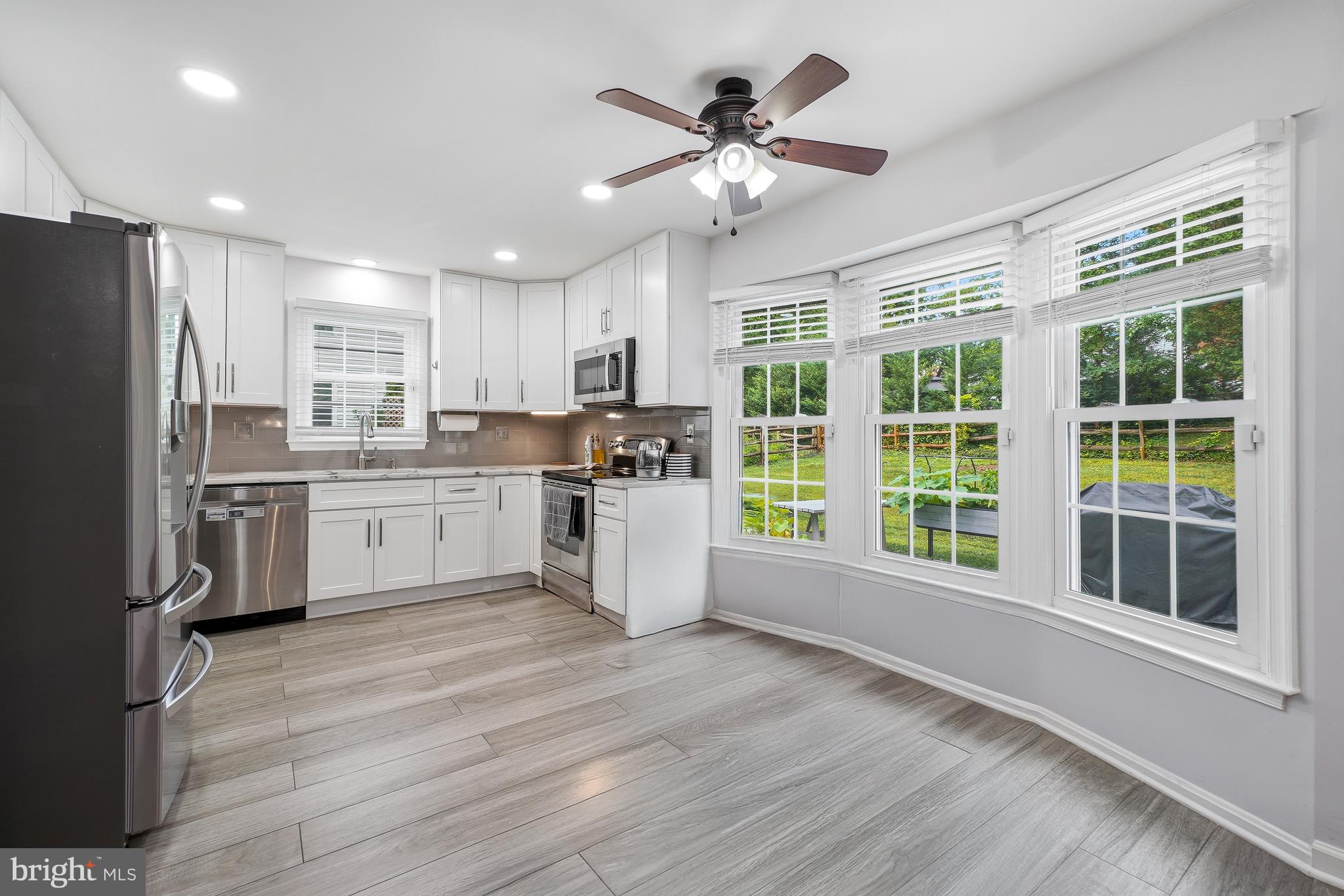 Renovated modern kitchen!