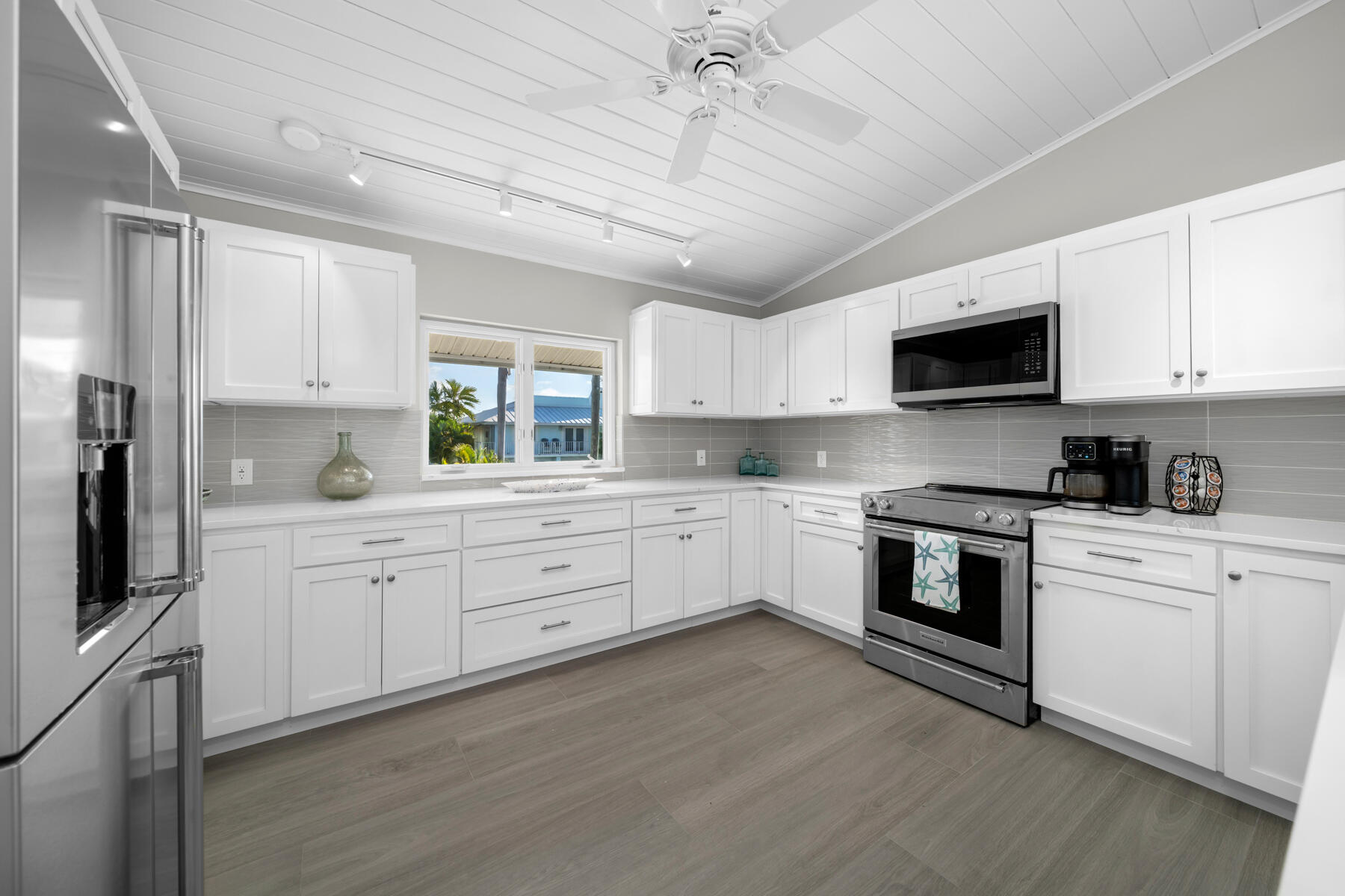 641 9th Street Key Colony Beach, FL 33051 - Photo 4 of 43 Custom Kitchen