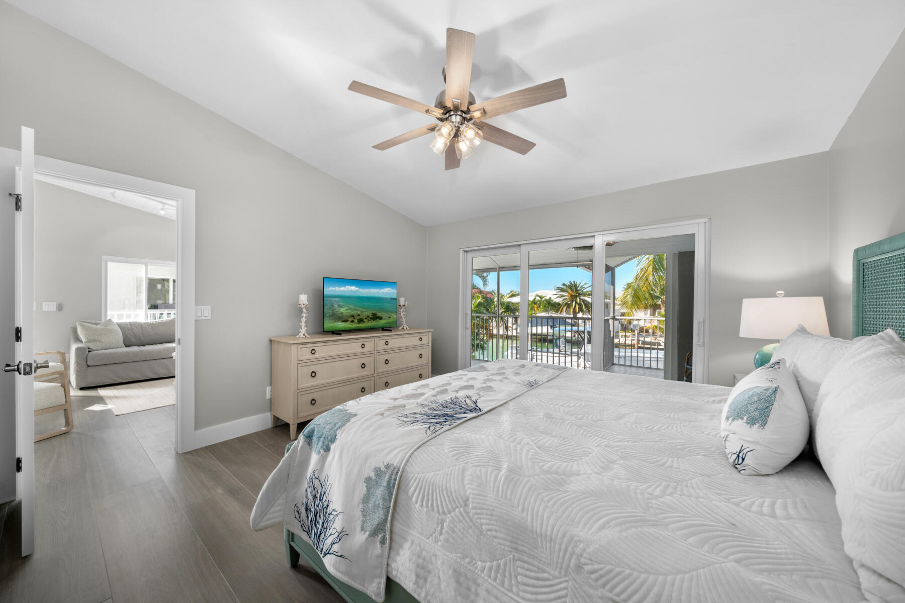 641 9th Street Key Colony Beach, FL 33051 - Photo 6 of 43 641 9th St_1oakstudios_09