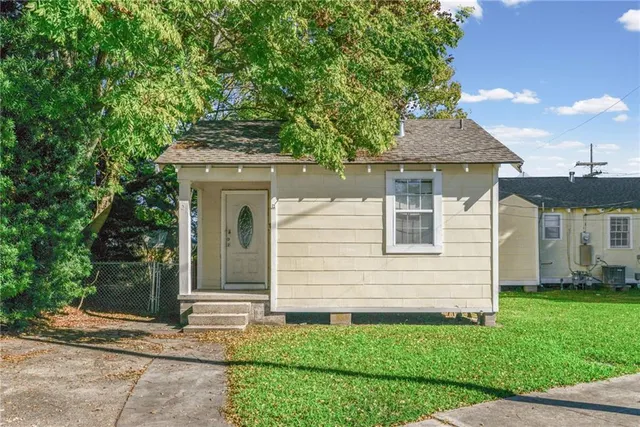 $220,000 | 121 Hamilton Street, Gretna, LA 70053