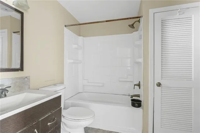 $220,000 | 121 Hamilton Street, Gretna, LA 70053