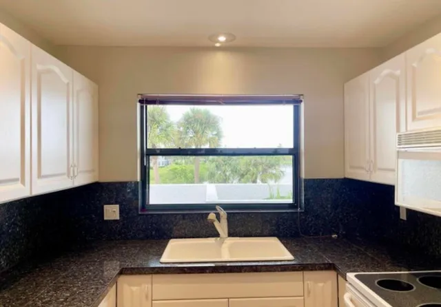 $3,500 | 6142 Southeast Landing Way, Unit 911, Stuart, FL 34997