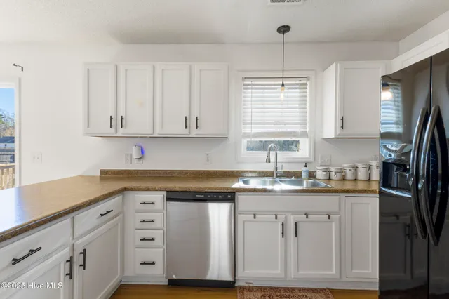 $300,000 | 305 Murphy Drive, Jacksonville, NC 28540