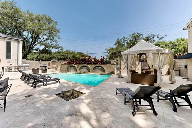 $2,150 | 7736 Meadow Road, Unit 203, Dallas, TX 75230