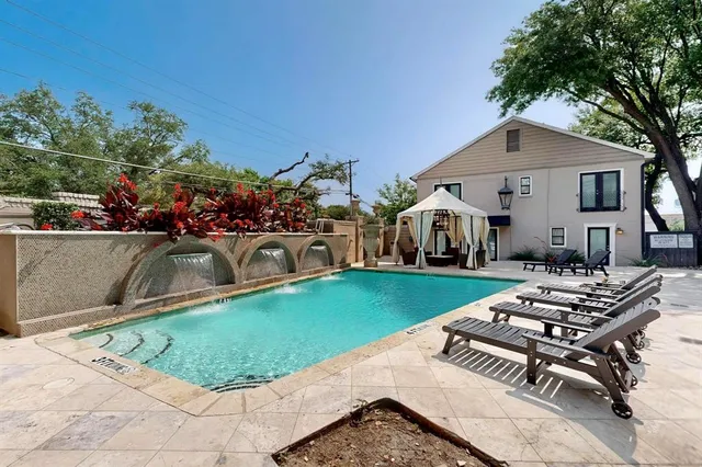 $2,150 | 7736 Meadow Road, Unit 203, Dallas, TX 75230