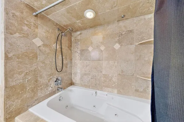 $2,150 | 7736 Meadow Road, Unit 203, Dallas, TX 75230