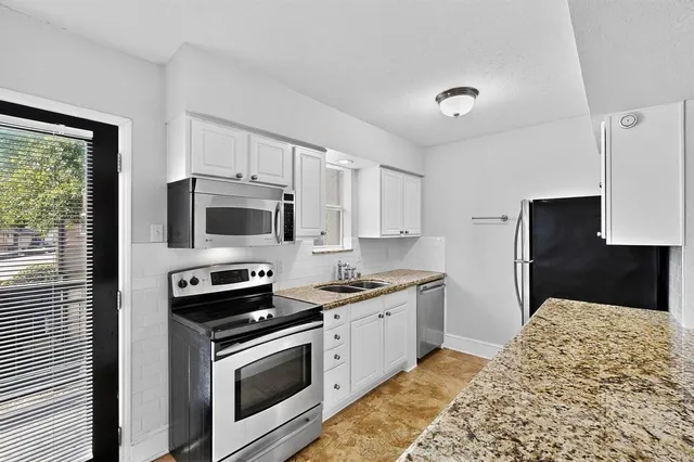 $2,150 | 7736 Meadow Road, Unit 203, Dallas, TX 75230