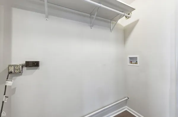 $2,100 | 22180 Navaho Avenue, Sauk Village, IL 60411