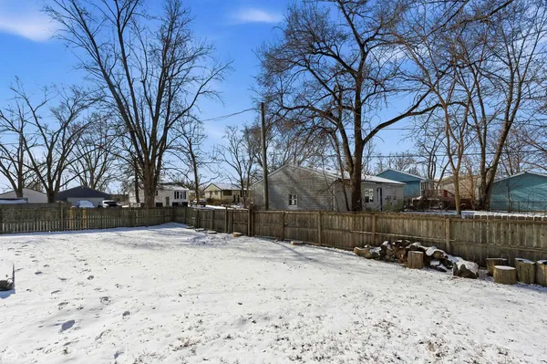$2,100 | 22180 Navaho Avenue, Sauk Village, IL 60411
