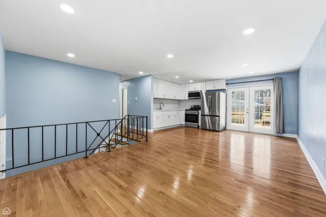 $2,100 | 22180 Navaho Avenue, Sauk Village, IL 60411