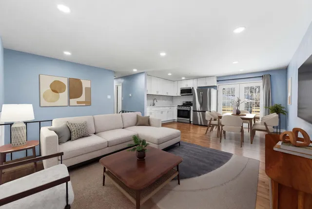 $2,100 | 22180 Navaho Avenue, Sauk Village, IL 60411