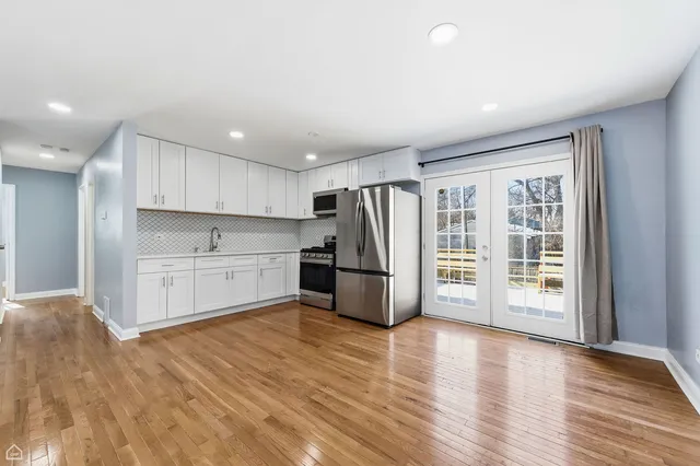 $2,100 | 22180 Navaho Avenue, Sauk Village, IL 60411