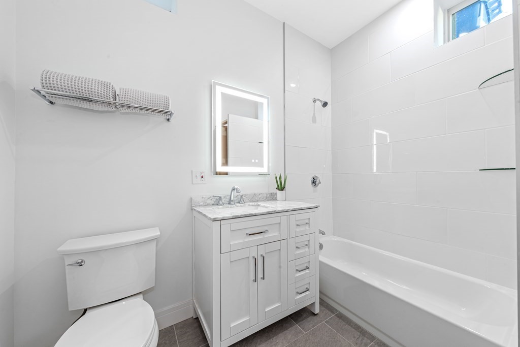 191 Court Road, Unit 1 Winthrop, MA 02152 - Photo 34 of 38 Gallery Image 34