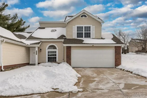 $239,900 | 1300 Forest Creek Dr., Unit 1, St. Charles, MO 63303
