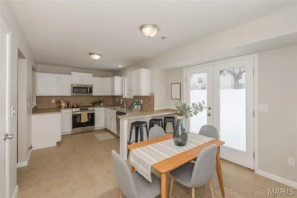 $239,900 | 1300 Forest Creek Dr., Unit 1, St. Charles, MO 63303