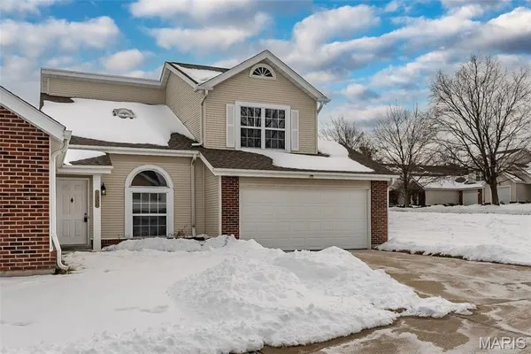 $239,900 | 1300 Forest Creek Dr., Unit 1, St. Charles, MO 63303