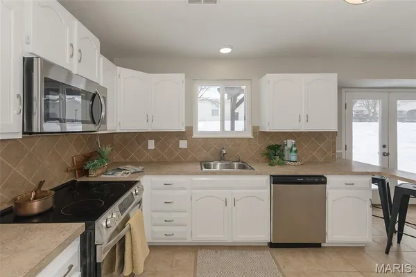 $239,900 | 1300 Forest Creek Dr., Unit 1, St. Charles, MO 63303