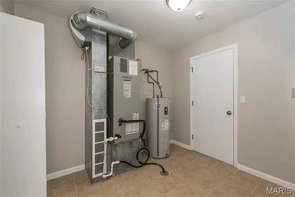 $239,900 | 1300 Forest Creek Dr., Unit 1, St. Charles, MO 63303