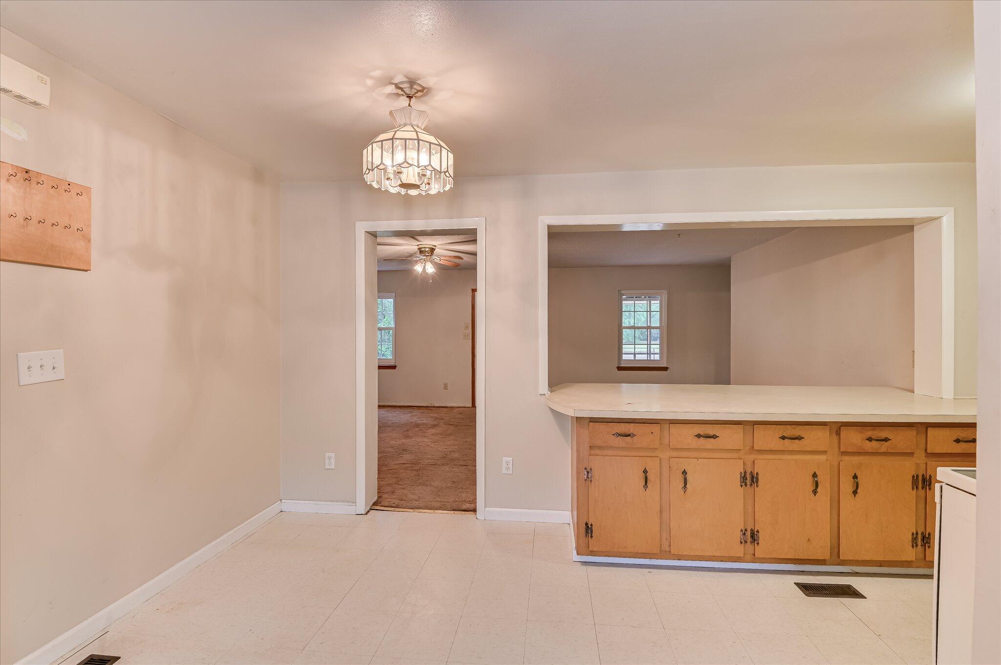 1086 Horseshoe Road Augusta, GA 30906 - Photo 9 of 44 Kitchen