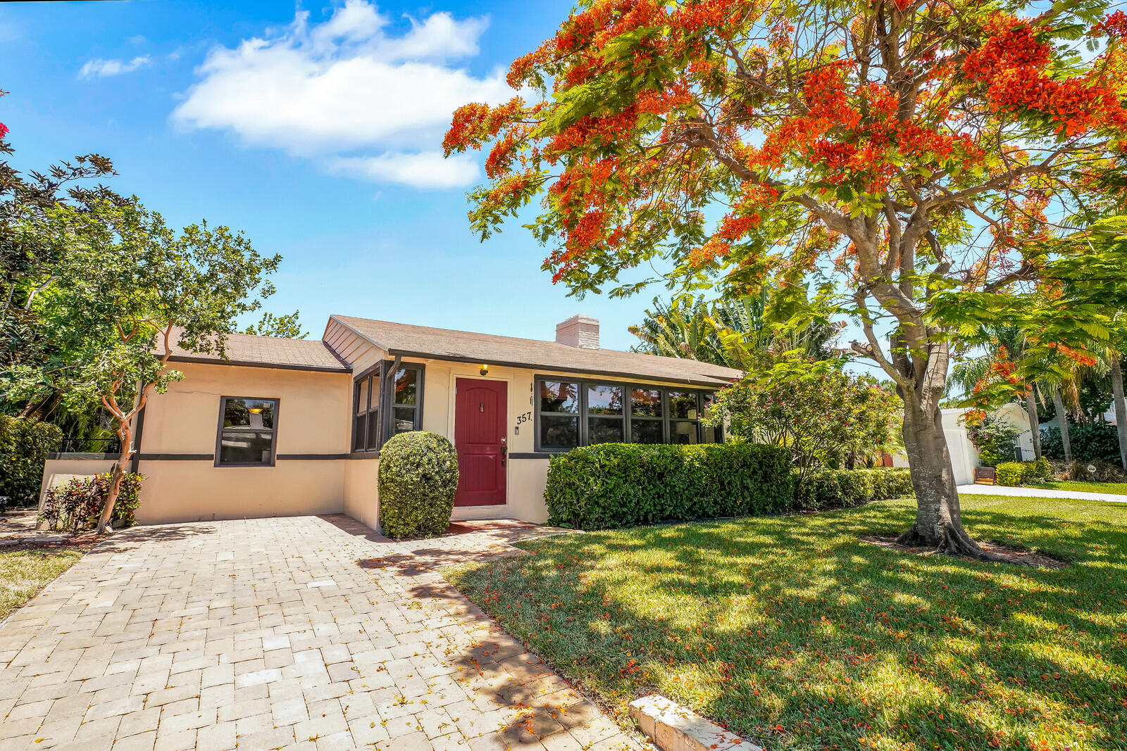357 Colonial Road West Palm Beach, FL 33405 - Photo 5 of 24 09_Image_2_of_25_mls