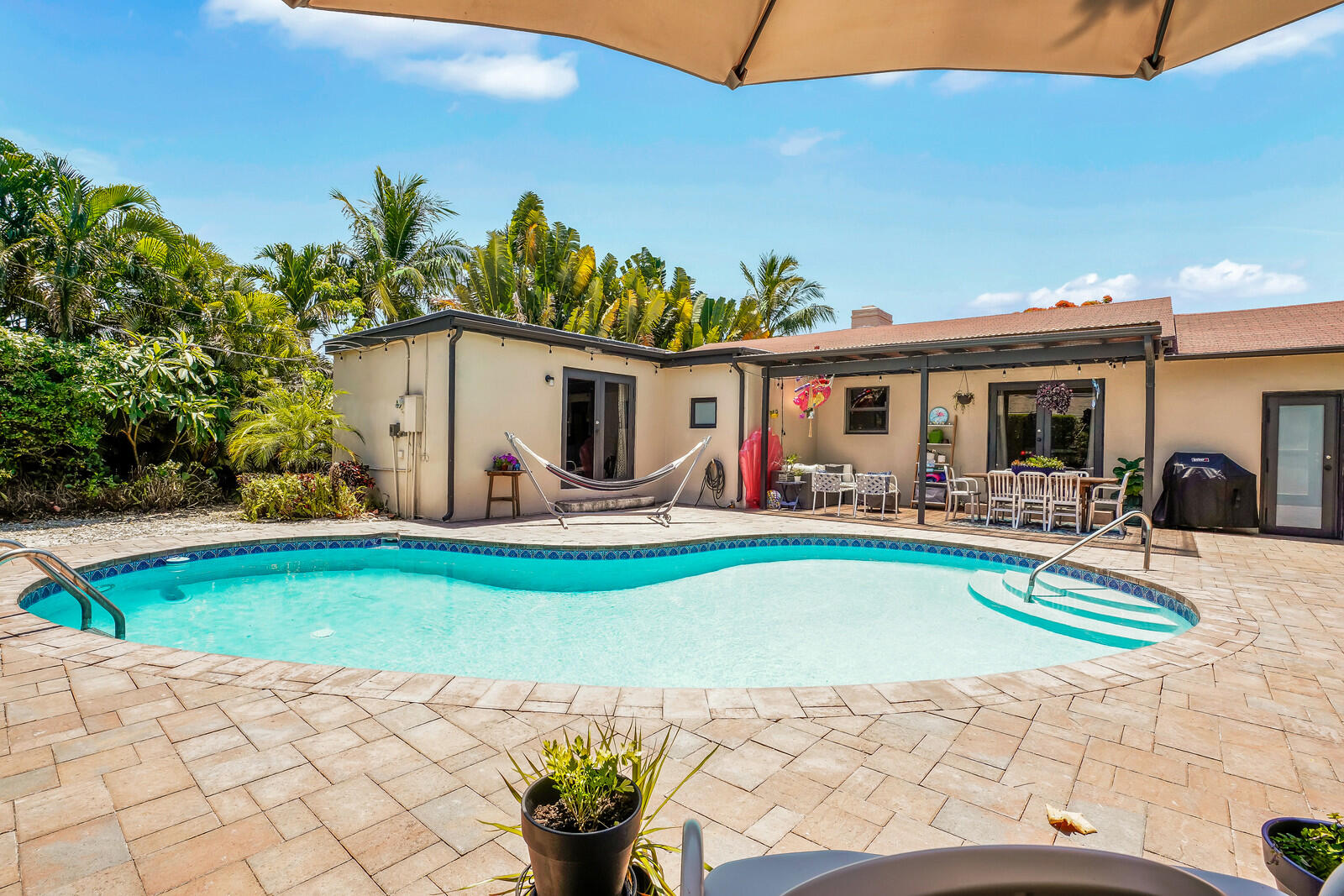 357 Colonial Road West Palm Beach, FL 33405 - Photo 7 of 24 29_Image_23_of_25_mls