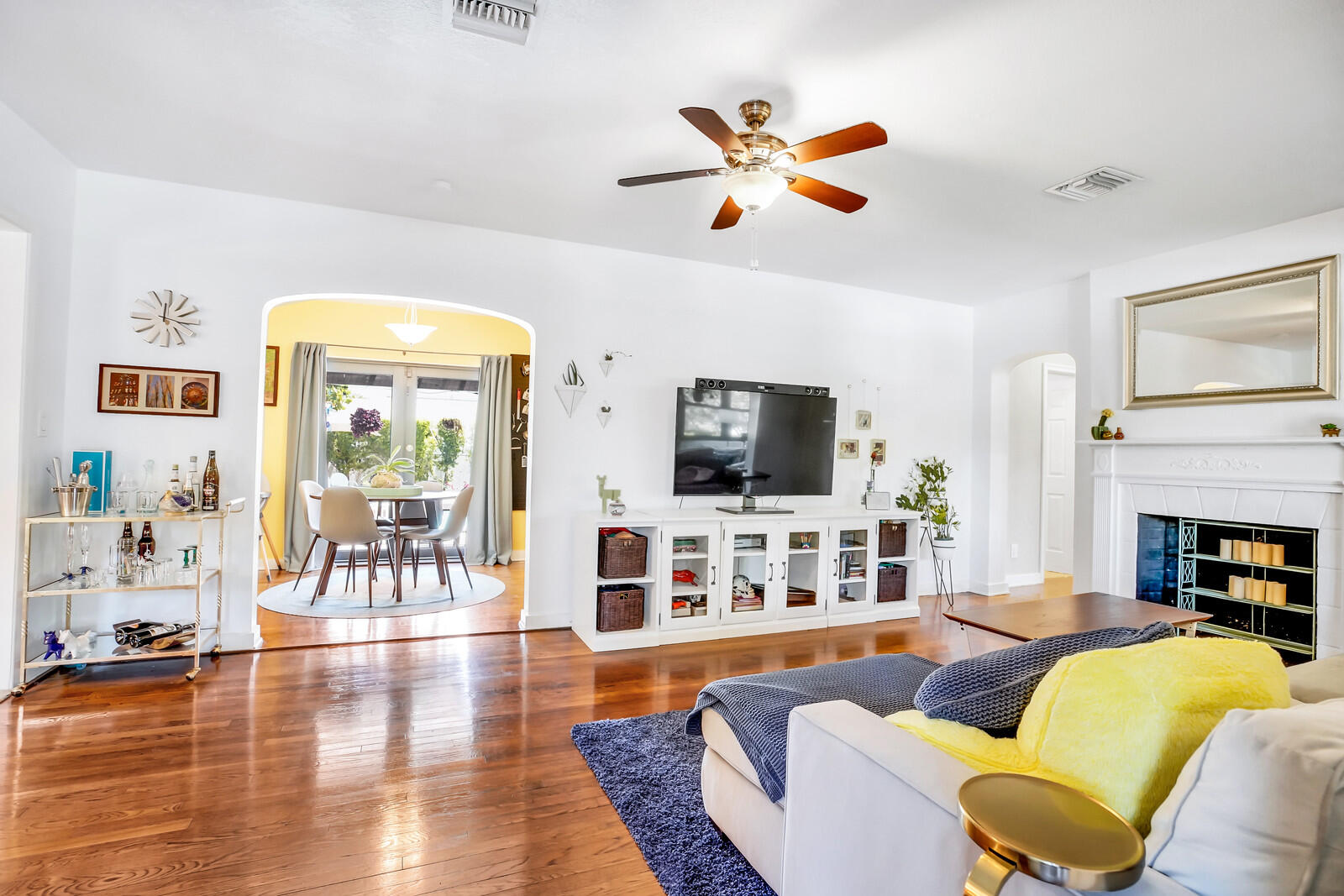 357 Colonial Road West Palm Beach, FL 33405 - Photo 10 of 24 13_Image_6_of_25_mls