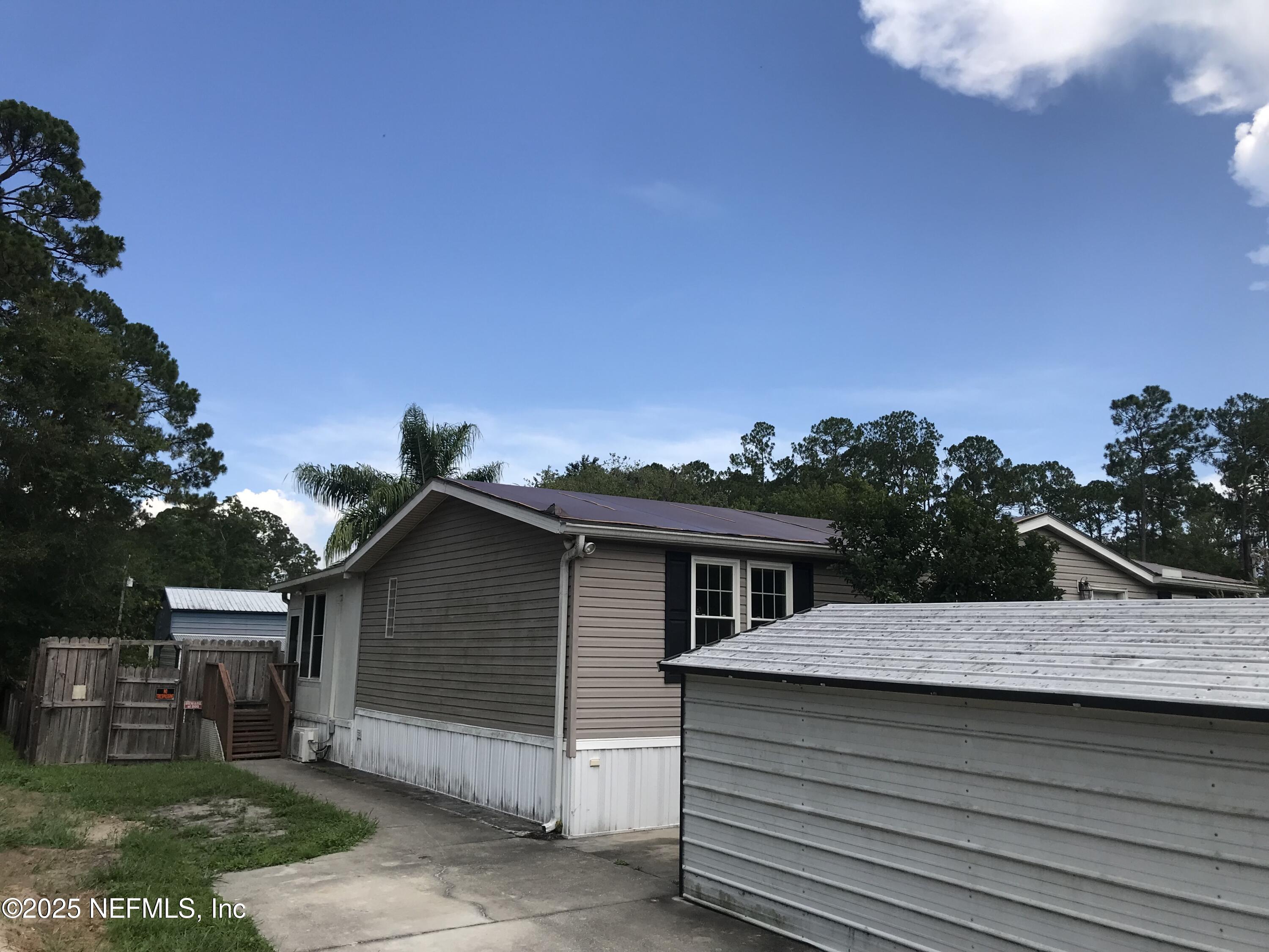 220 Horse Landing Road Satsuma, FL 32189 - Photo 2 of 25 SideViewRoof