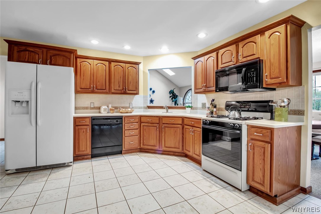 524 Hall Road Lancaster, NY 14059 - Photo 17 of 32