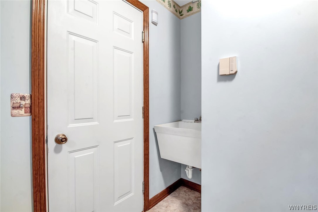 524 Hall Road Lancaster, NY 14059 - Photo 19 of 32