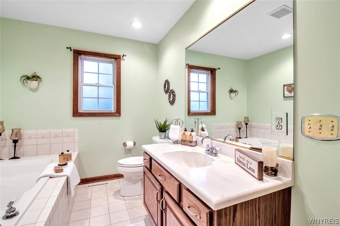 524 Hall Road Lancaster, NY 14059 - Photo 26 of 32