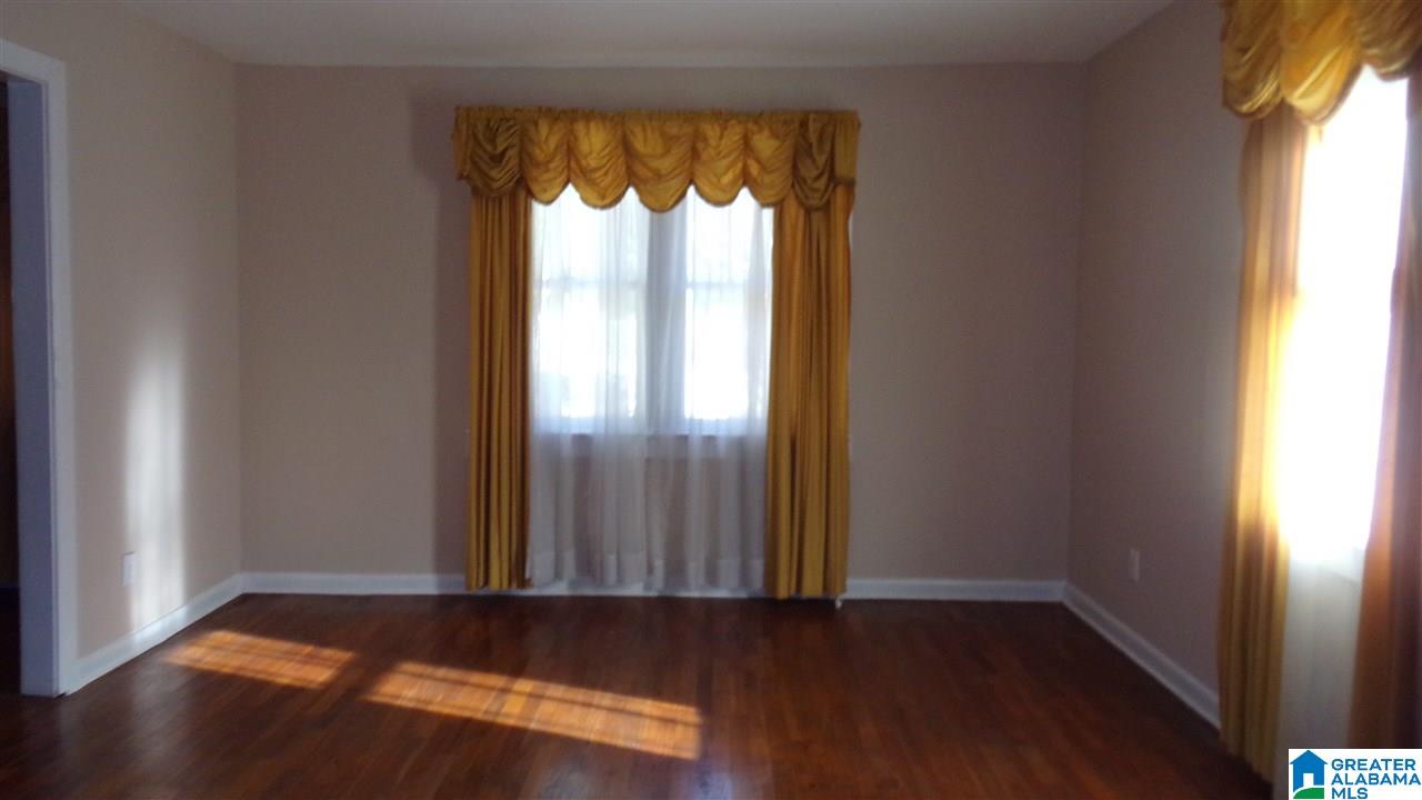 410 Eastern Valley Road Bessemer, AL 35020 - Photo 5 of 32
