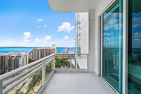 $2,850,000 | 900 Brickell Key Boulevard, Unit 2004, Miami, FL 33131