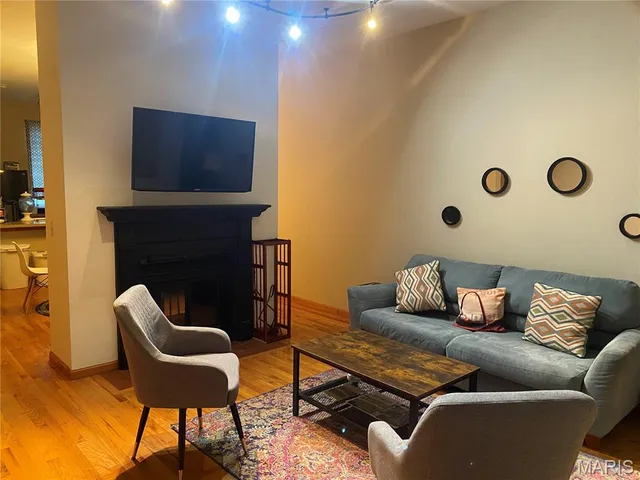 $2,000 | 2234 Hickory Street, St. Louis, MO 63104