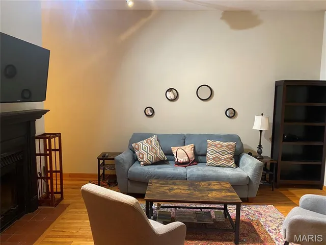 $2,000 | 2234 Hickory Street, St. Louis, MO 63104