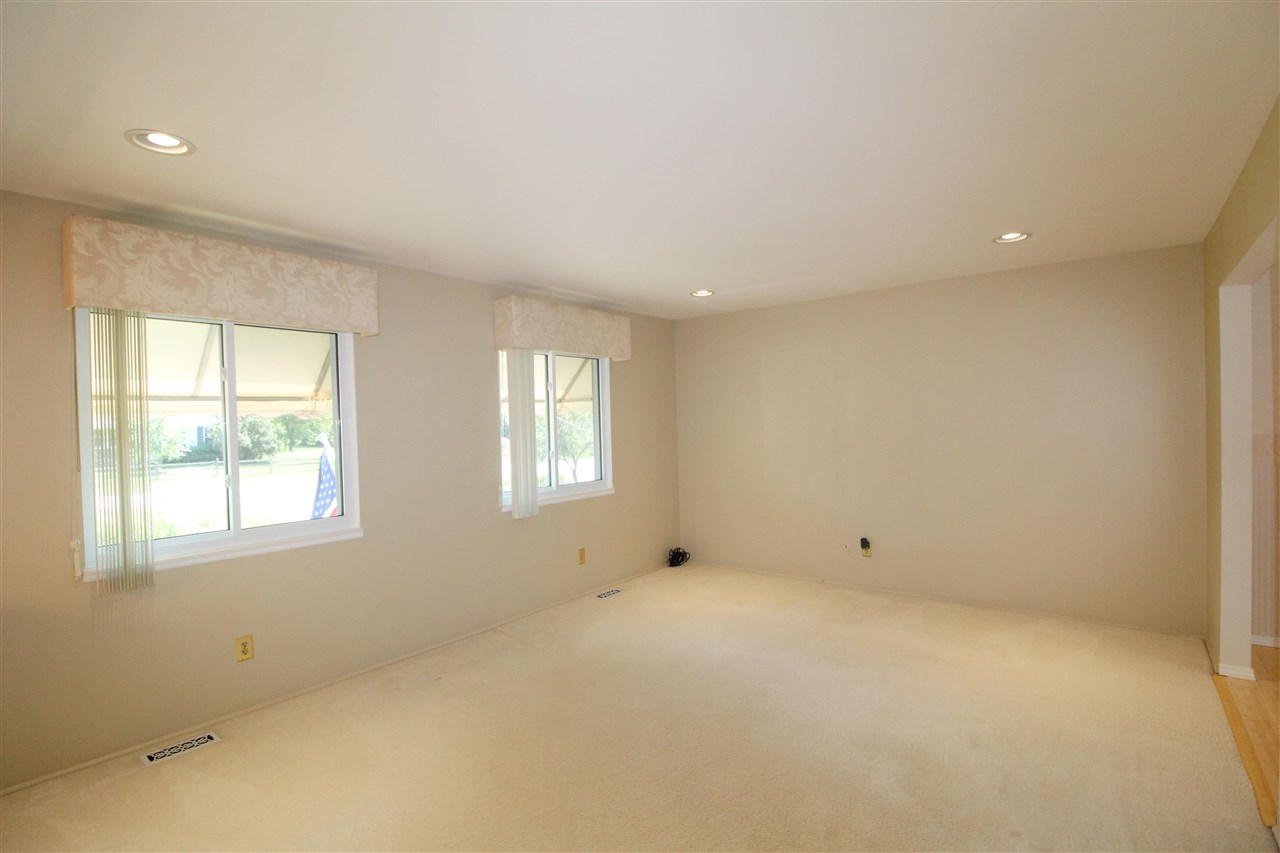 6279 North Webster Road Flint, MI 48504 - Photo 5 of 28
