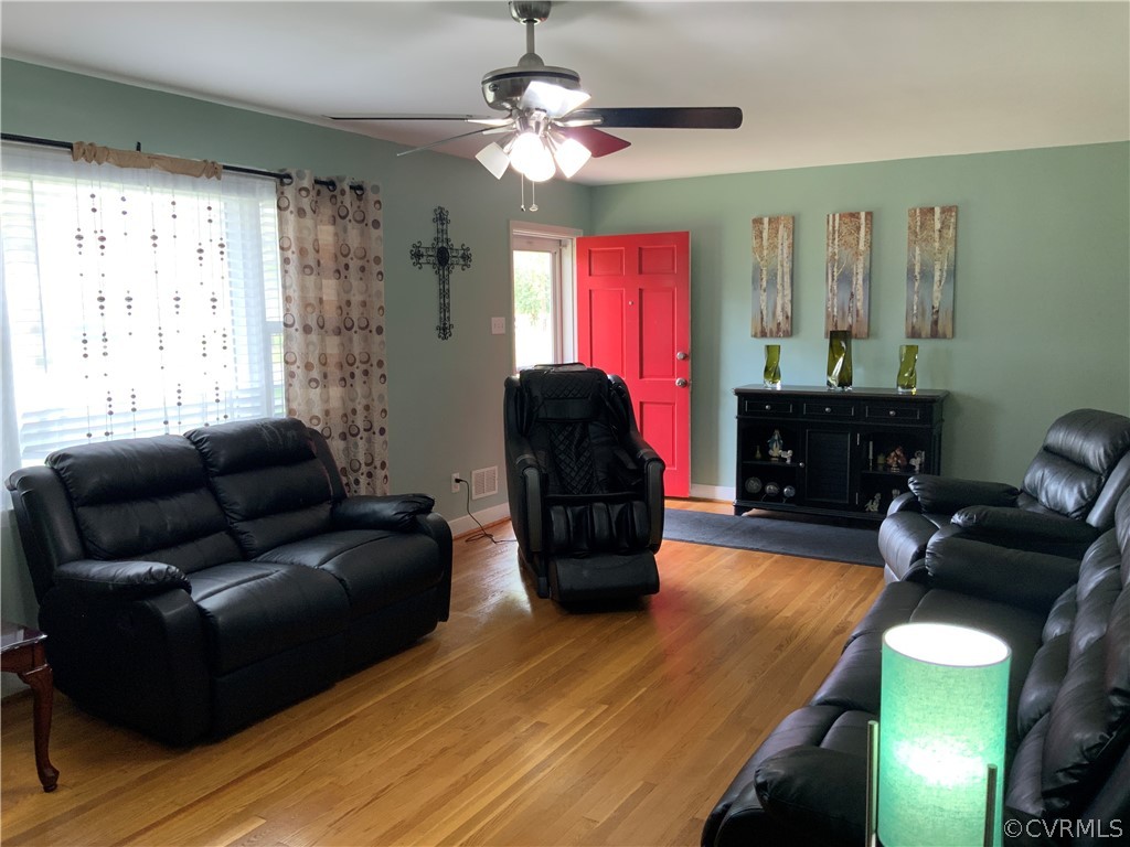 3947 Tanbark Road Richmond, VA 23235 - Photo 3 of 32 Gallery Image 3