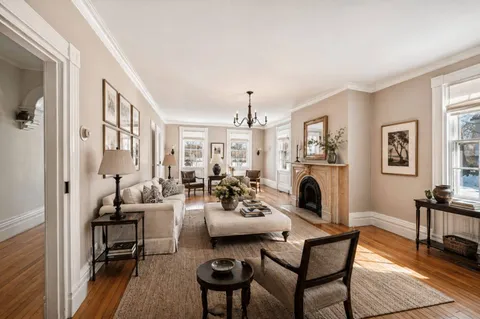 $3,395,000 | 338 Main Street, Sag Harbor, NY 11963
