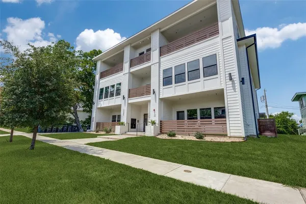 $1,525 | 1322 Lipscomb Street, Unit 201, Fort Worth, TX 76104