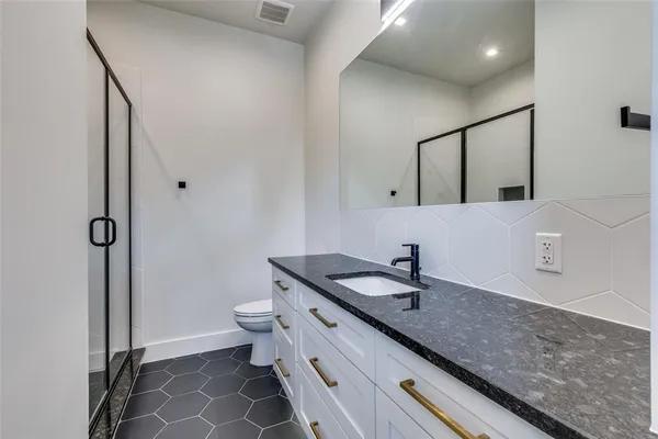 $1,525 | 1322 Lipscomb Street, Unit 201, Fort Worth, TX 76104