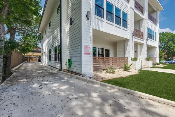 $1,525 | 1322 Lipscomb Street, Unit 201, Fort Worth, TX 76104