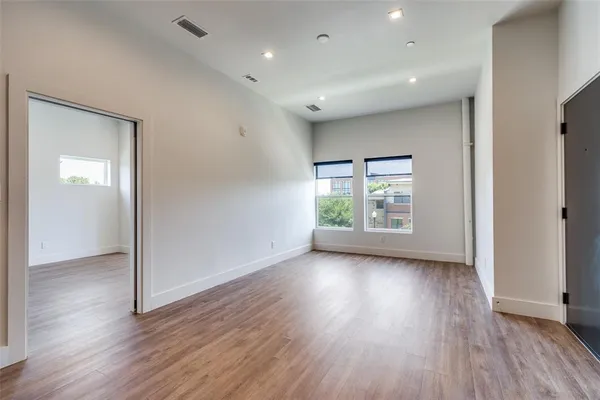 $1,525 | 1322 Lipscomb Street, Unit 201, Fort Worth, TX 76104