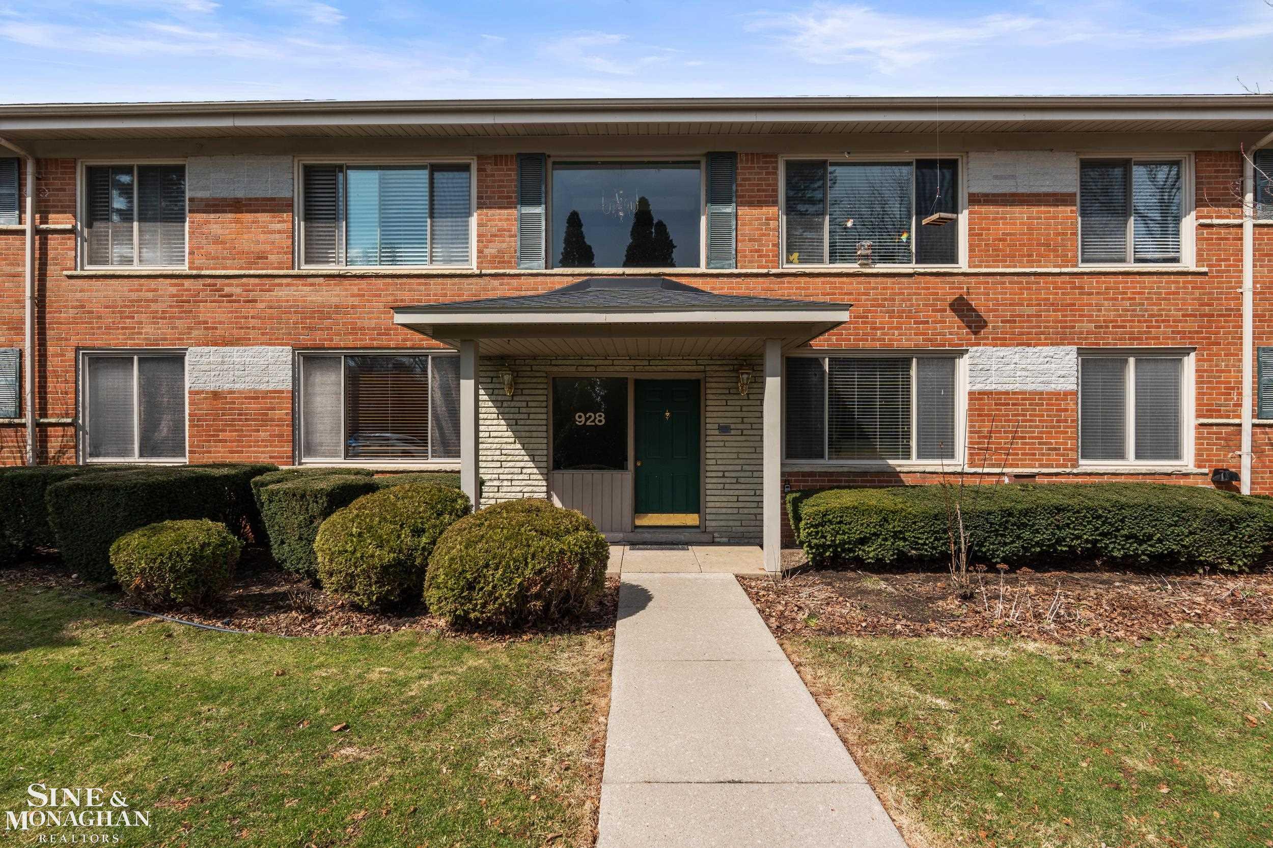 928 North Adams Road, Unit 4 Birmingham, MI 48009 - Photo 2 of 31