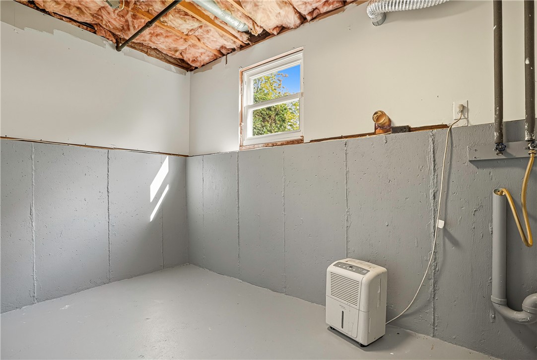 19 Cows Path Road Middletown, RI 02842 - Photo 32 of 40