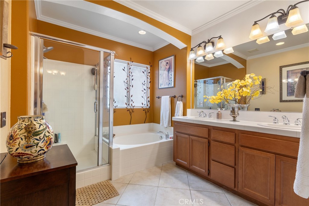 17059 Noble View Circle Riverside, CA 92503 - Photo 22 of 55 Primary Bath